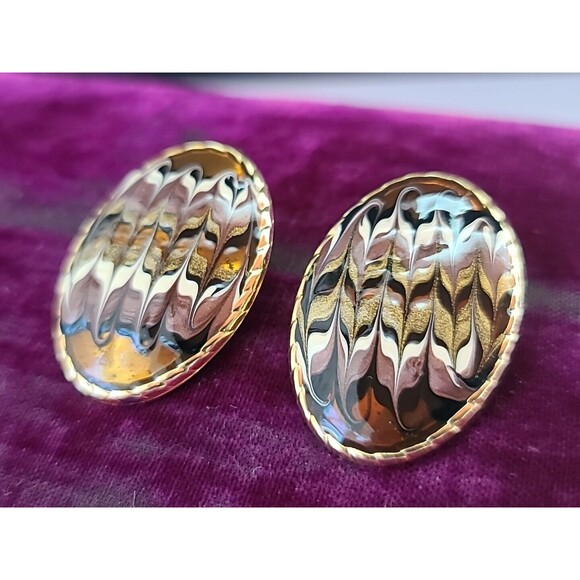 Vintage Oval Shaped Enamel Stud Earrings - Picture 4 of 10